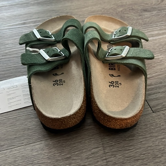 NWT Birkenstock Women’s Arizona Soft Footbed in Size 36 - Picture 2 of 4